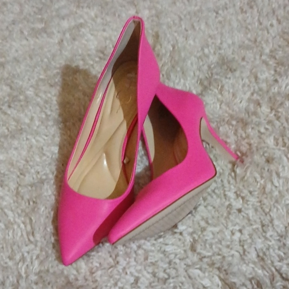 NWOT Jessica Simpson Hot Pink Pumps